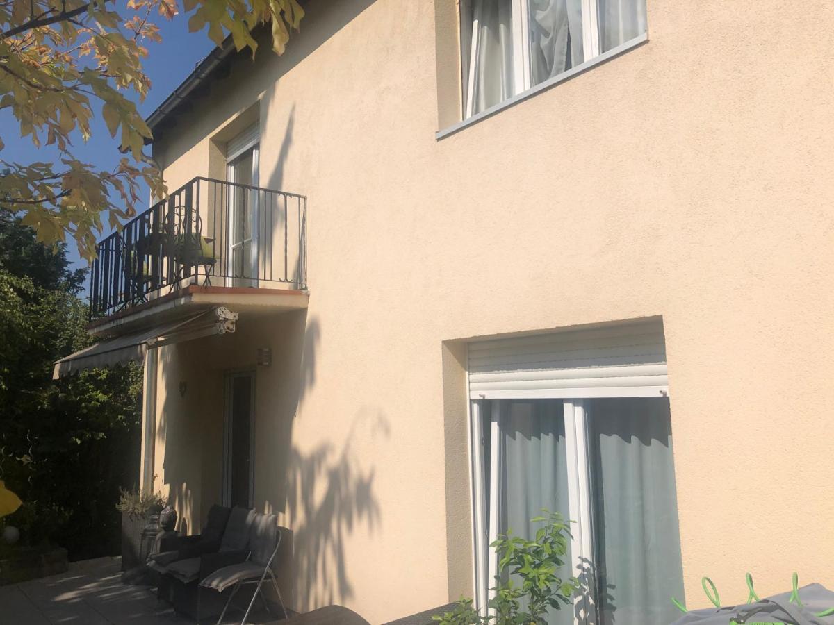 Pension Mit Herz Und Garten Ditzingen Buitenkant foto