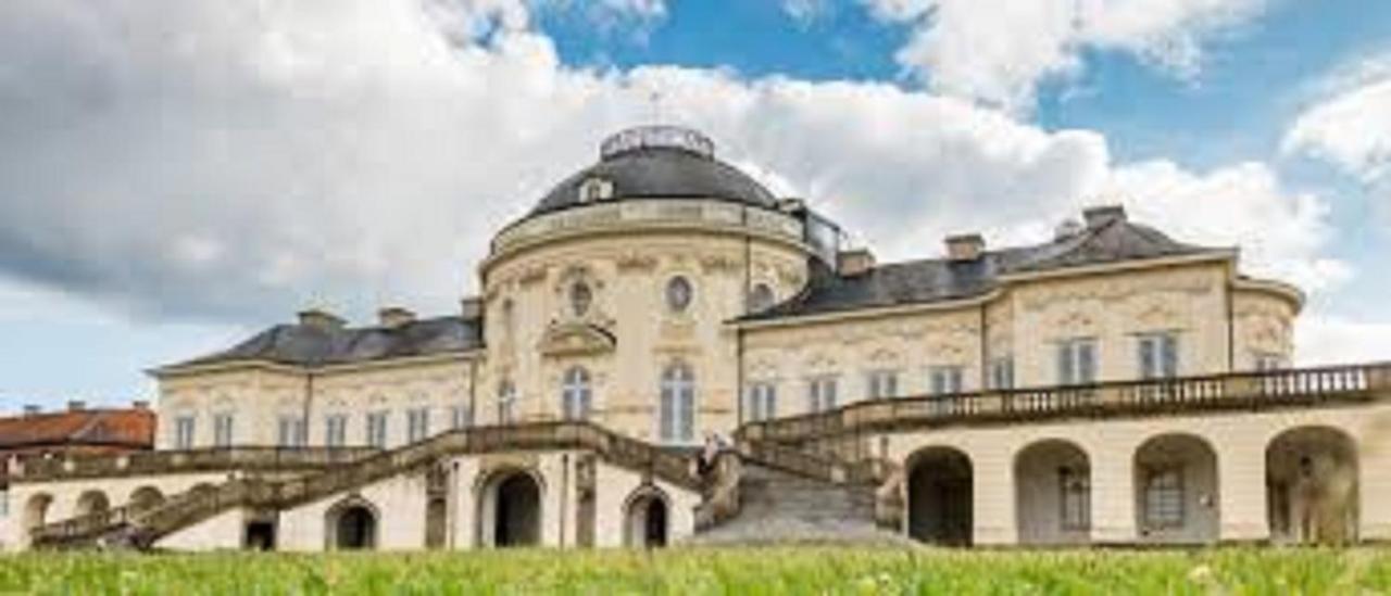 Pension Mit Herz Und Garten Ditzingen Buitenkant foto